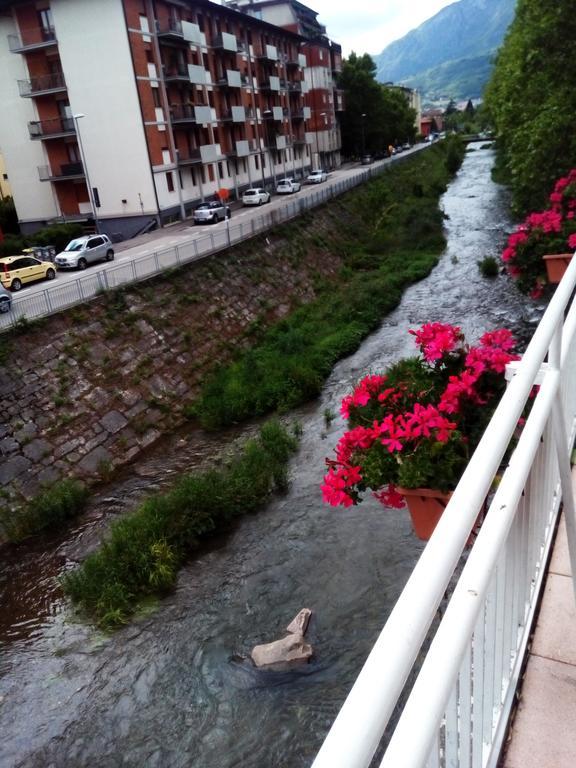 Alloggio Ponte Dei Cavalleggeri Hotell Trento Eksteriør bilde