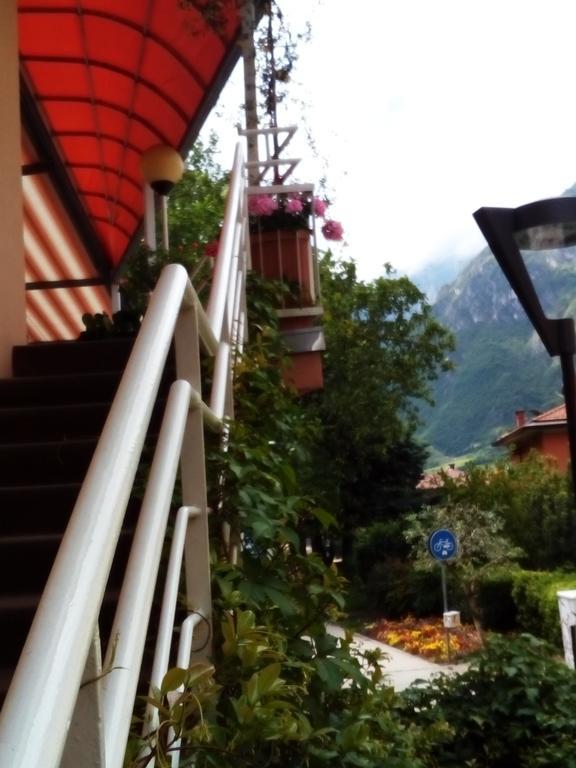 Alloggio Ponte Dei Cavalleggeri Hotell Trento Eksteriør bilde