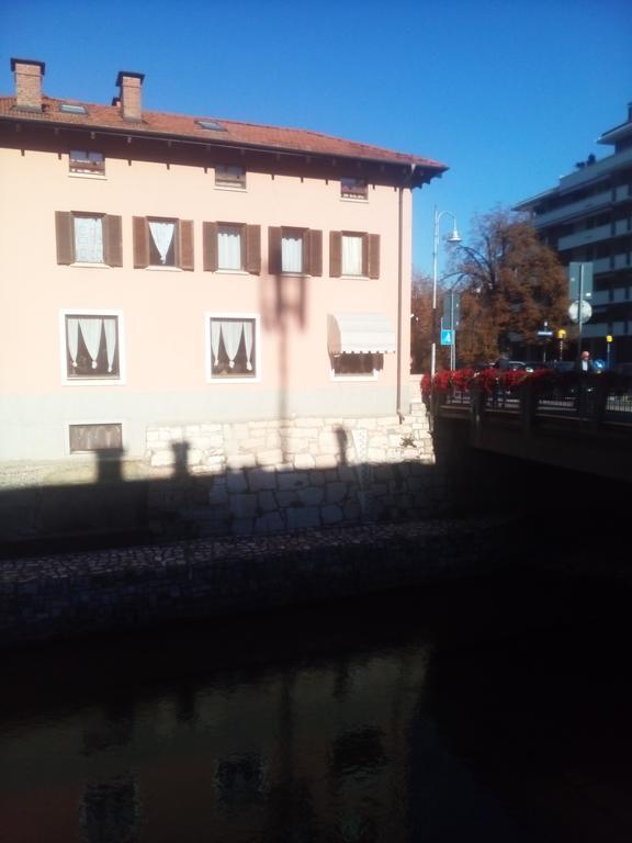Alloggio Ponte Dei Cavalleggeri Hotell Trento Eksteriør bilde