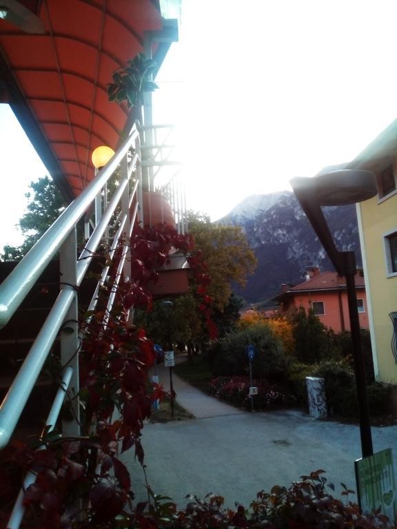 Alloggio Ponte Dei Cavalleggeri Hotell Trento Eksteriør bilde