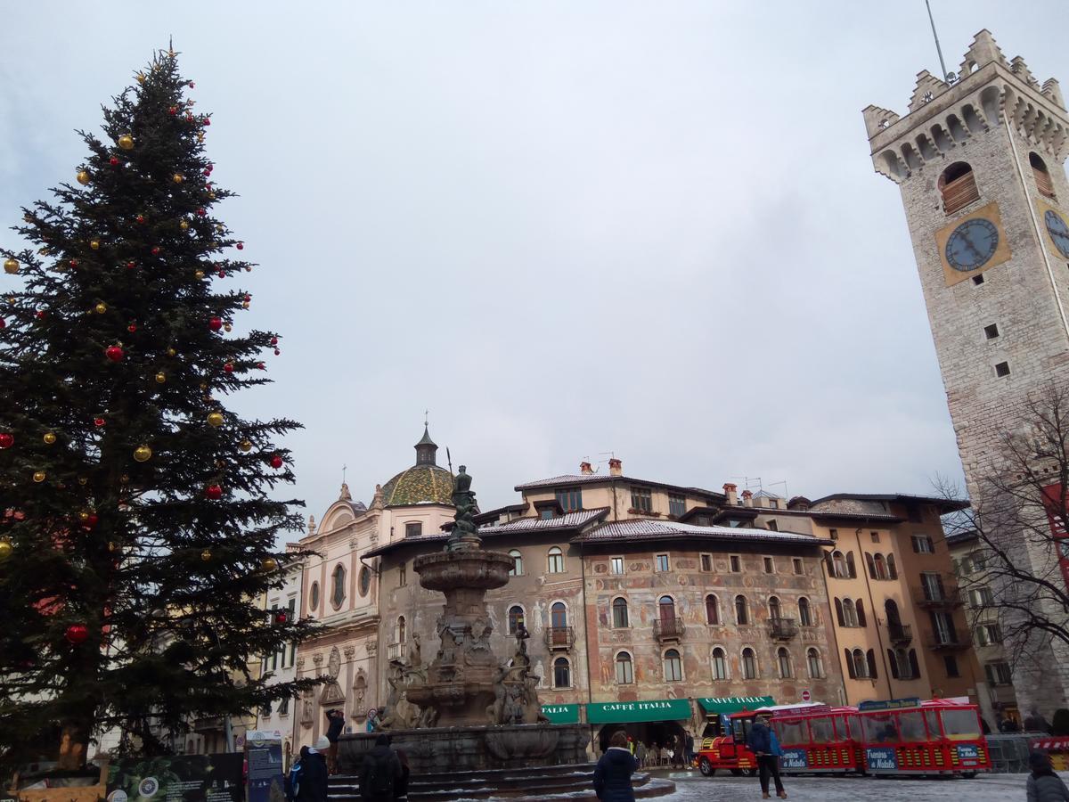 Alloggio Ponte Dei Cavalleggeri Hotell Trento Eksteriør bilde