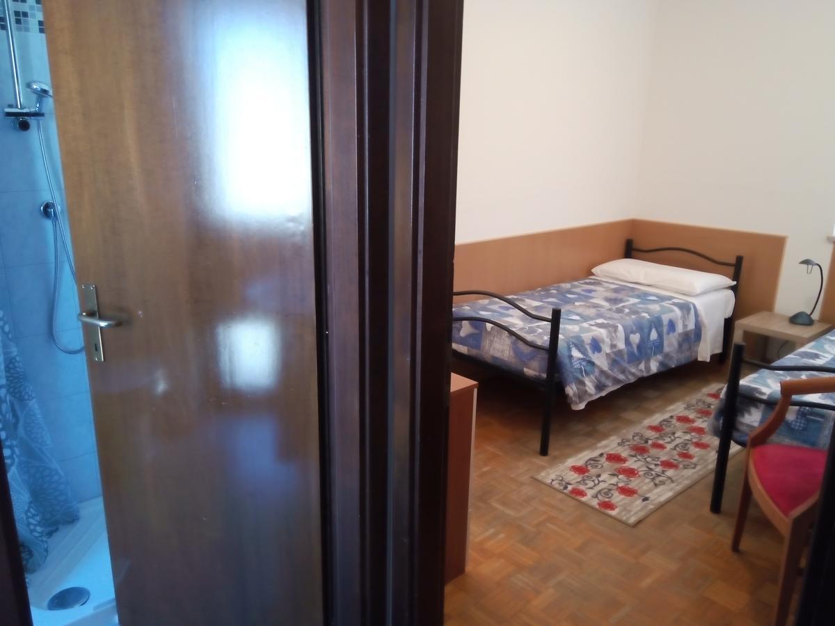 Alloggio Ponte Dei Cavalleggeri Hotell Trento Eksteriør bilde
