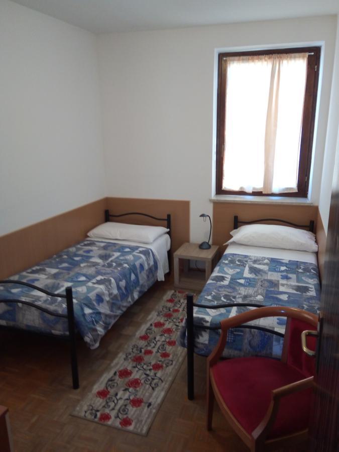 Alloggio Ponte Dei Cavalleggeri Hotell Trento Eksteriør bilde