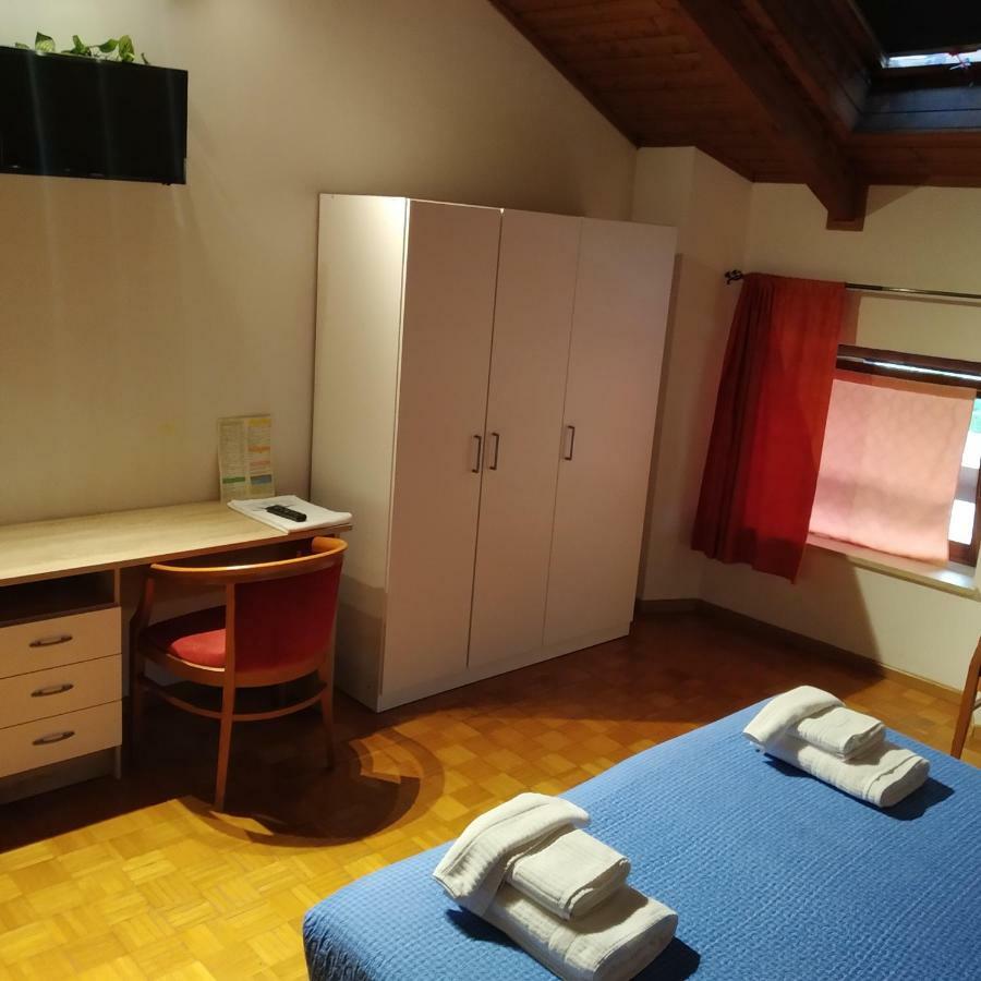 Alloggio Ponte Dei Cavalleggeri Hotell Trento Eksteriør bilde