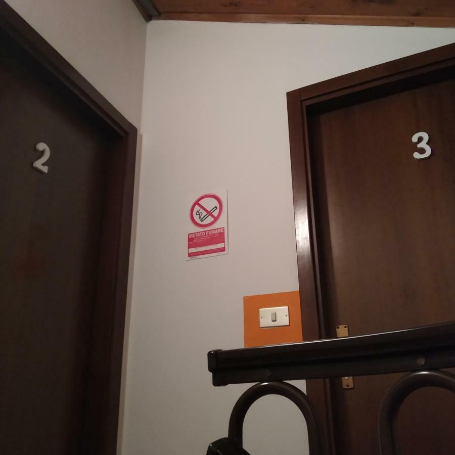 Alloggio Ponte Dei Cavalleggeri Hotell Trento Eksteriør bilde
