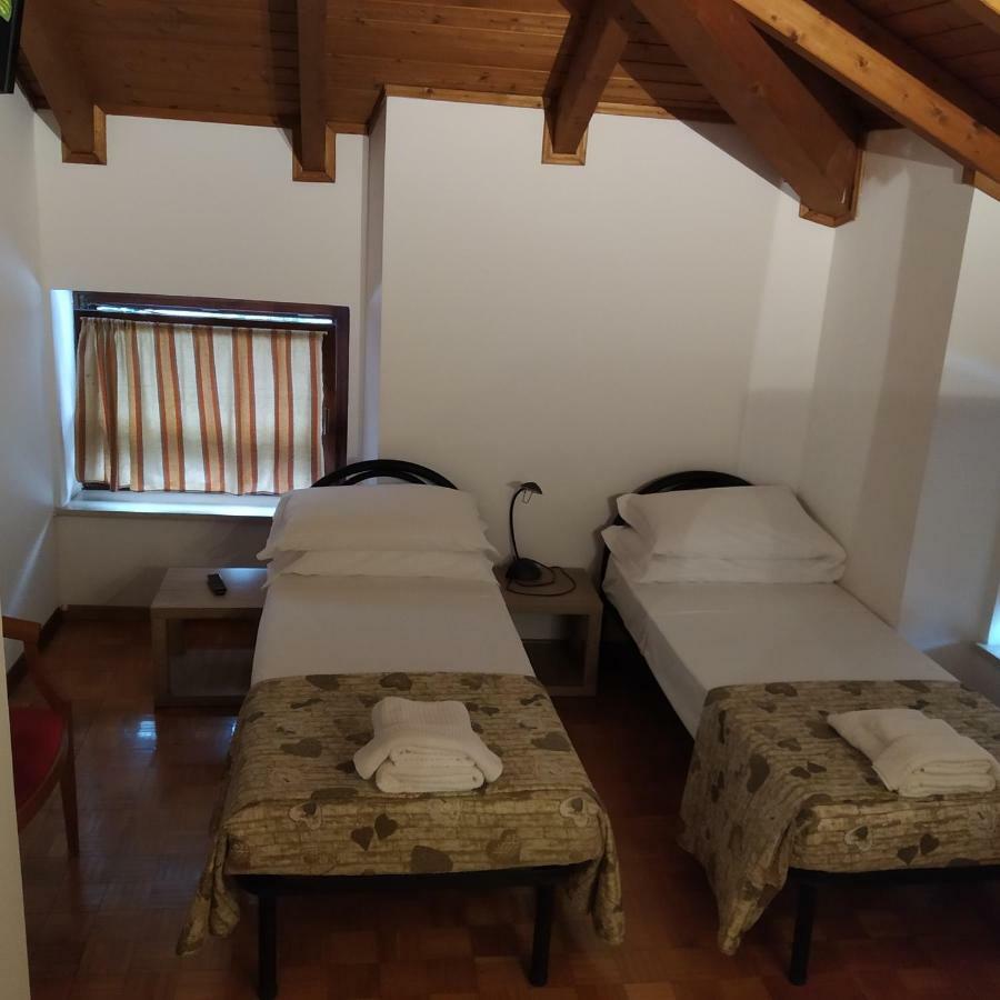 Alloggio Ponte Dei Cavalleggeri Hotell Trento Eksteriør bilde
